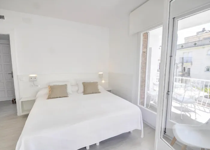 The Luxor By Hello Homes